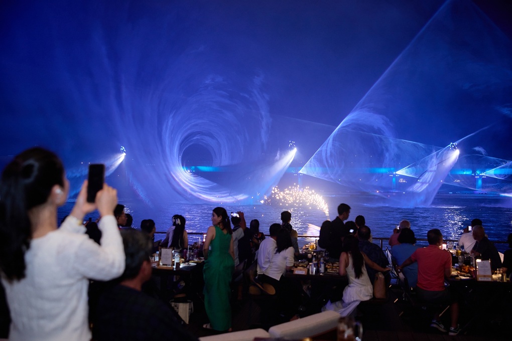 “Tân binh” đón sóng APEC ra mắt tại sự kiện tri ân khách hàng của Sun Property - 4