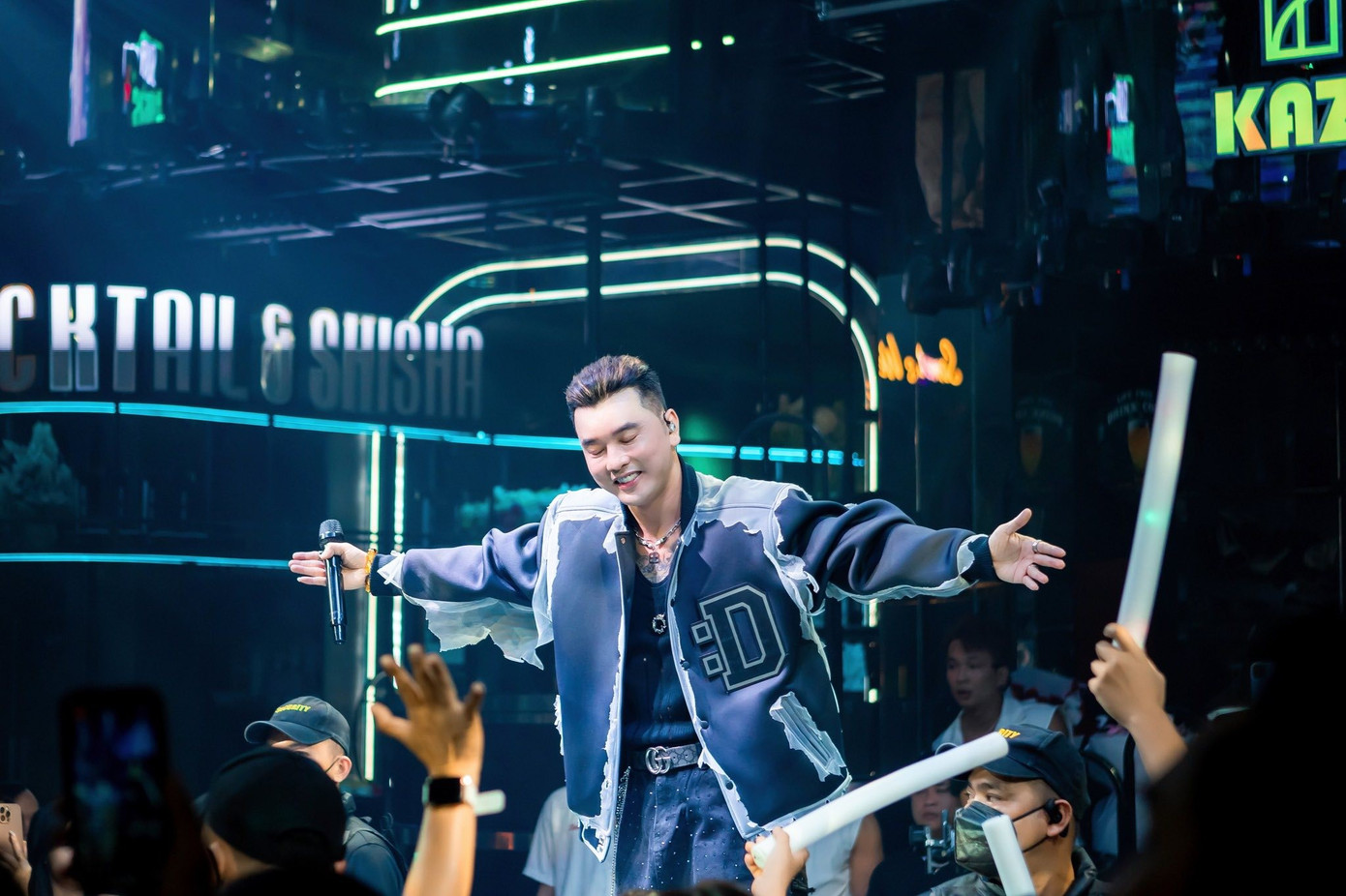 Chuyện gì xảy ra với Ưng Hoàng Phúc- Ảnh 3.