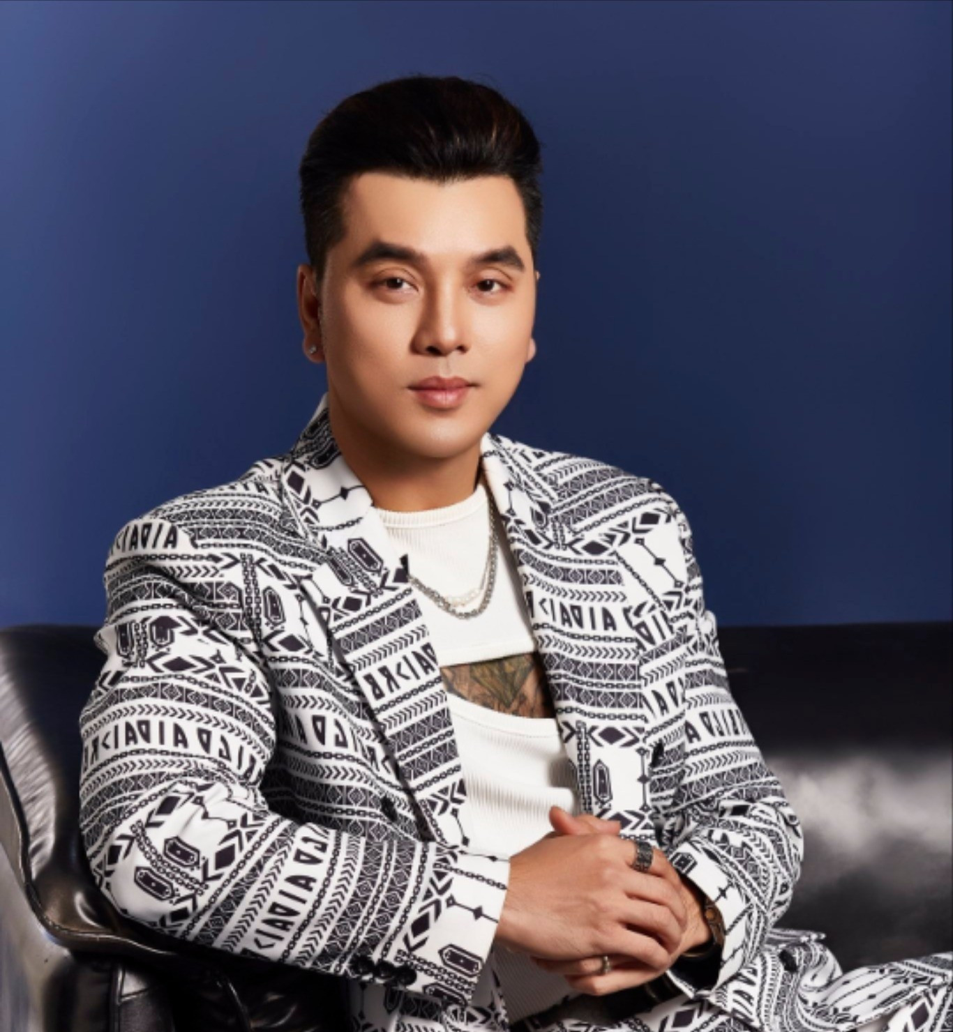 Chuyện gì xảy ra với Ưng Hoàng Phúc- Ảnh 2.