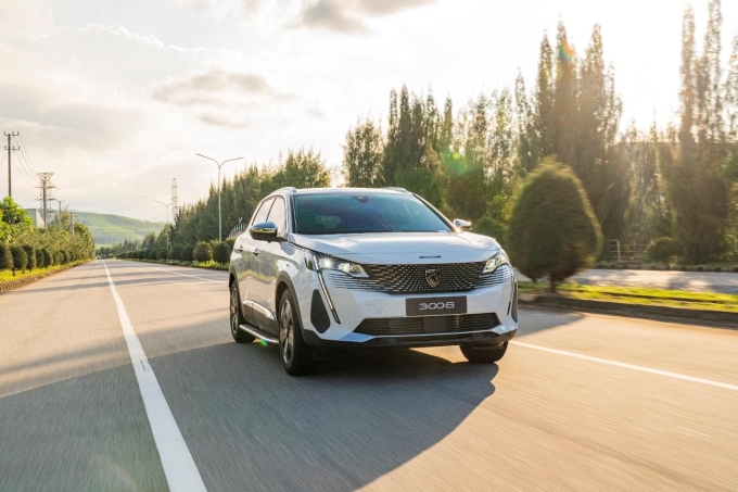 Peugeot 3008 phiên bản nâng cấp mới trên đường trường. Ảnh: Thaco Auto