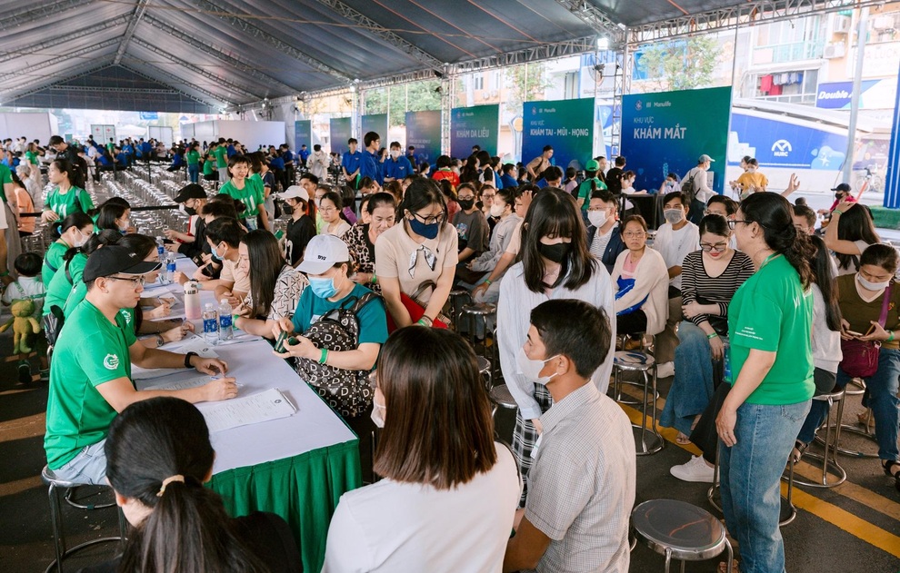 Người dân TPHCM kiểm tra sức khỏe cuối năm tại ngày hội “Sống khỏe mỗi ngày 2025” - 2