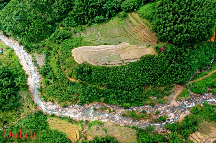 Độc đáo di sản ruộng bậc thang vào mùa nước đổ ở Sơn Tây Thượng - 11