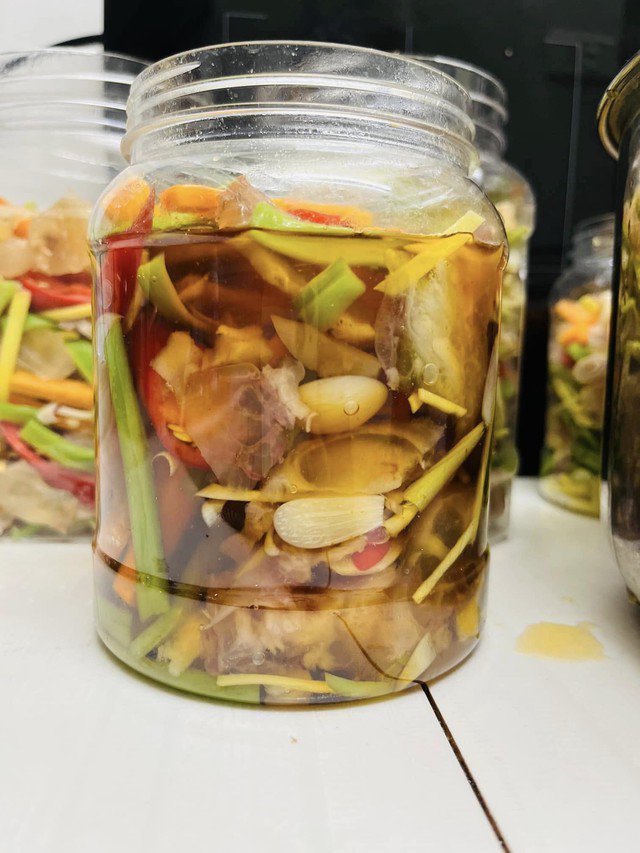 Gân bò ngâm rau tiến vua ăn chống ngấy