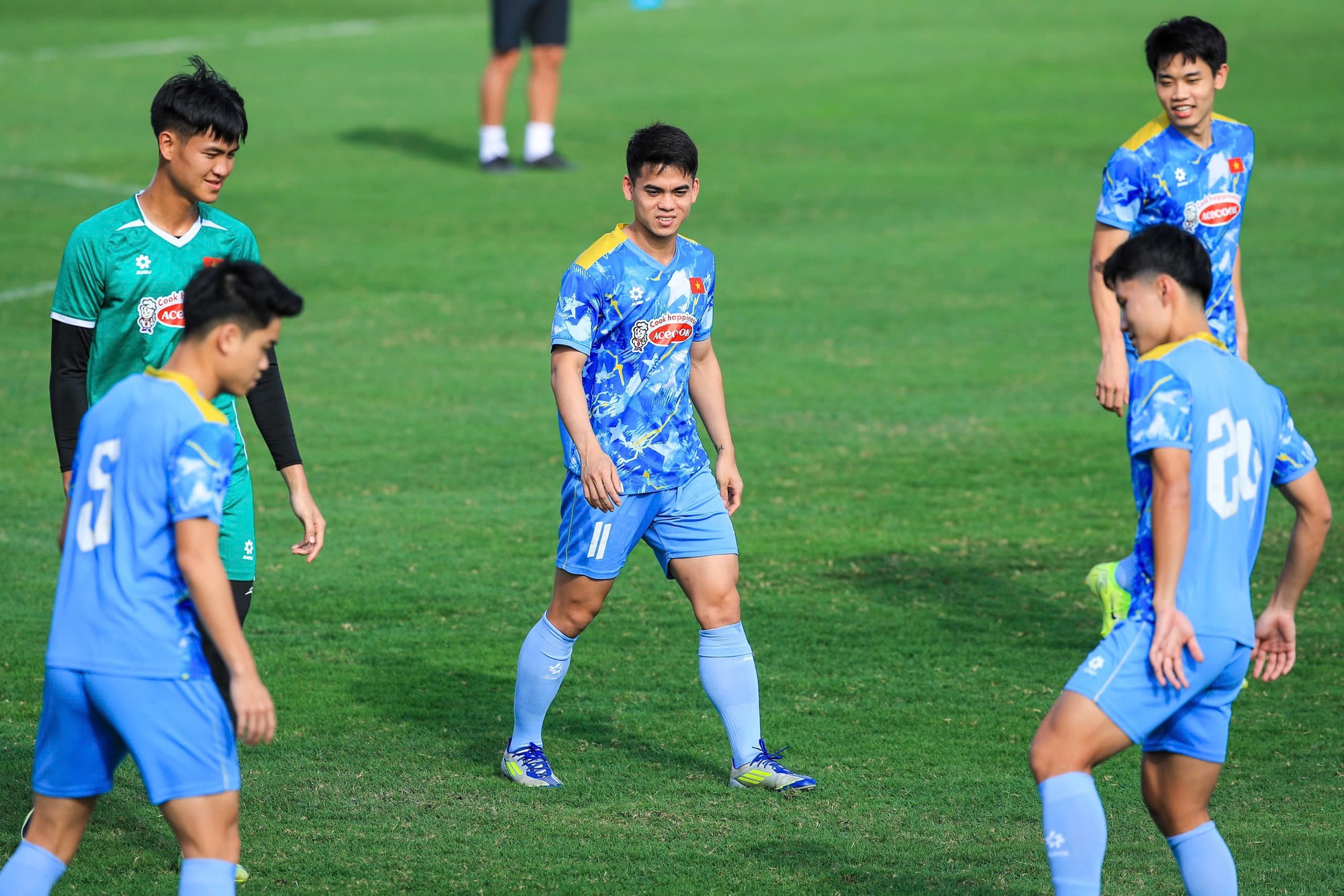 U.23 Việt Nam hội quân, có gì khác lạ so với lúc giành HCV SEA Games: Khuất Văn Khang bảo là…- Ảnh 3.