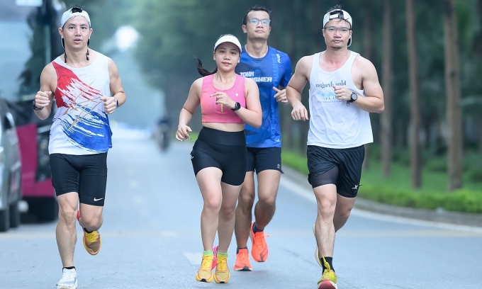 Độc giả Hải Yến trong một buổi tập chạy tại Hà Nội. Ảnh: NVCC
