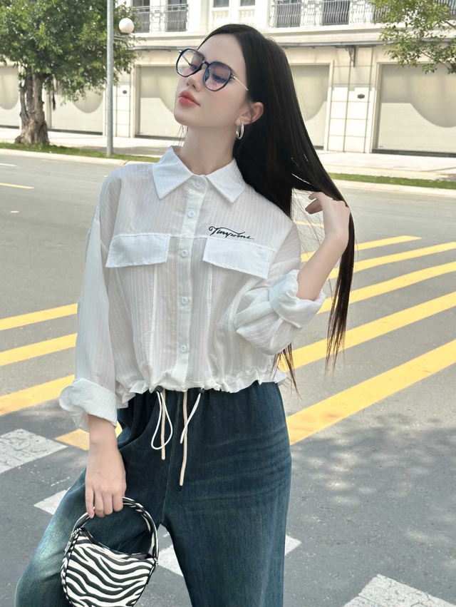 Áo dây rút phá vỡ sự đơn điệu, tôn lên phong thái hiện đại- Ảnh 3.