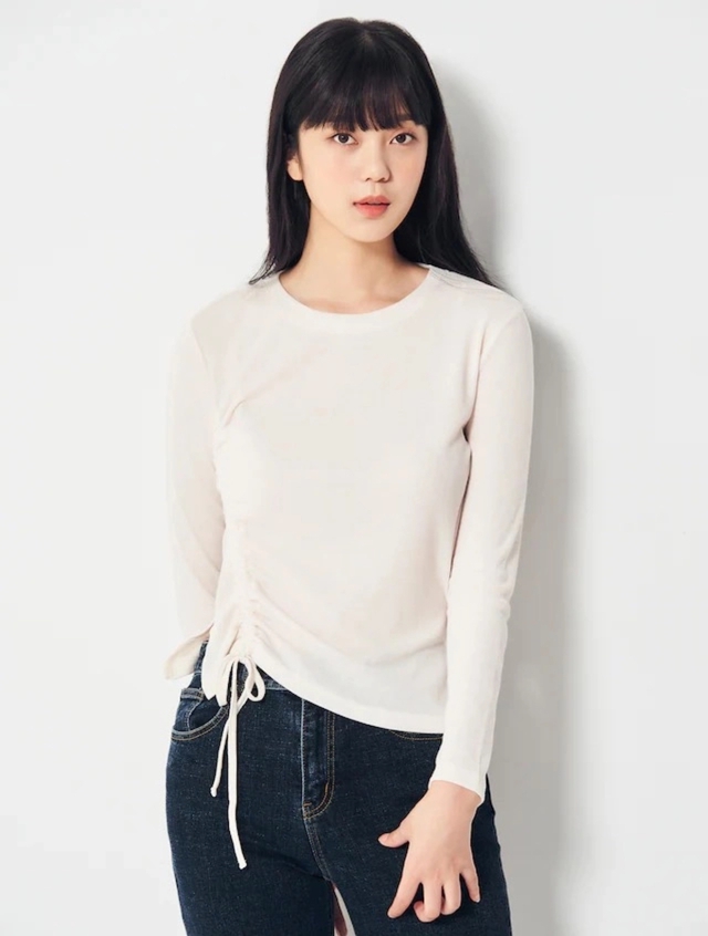 Áo dây rút phá vỡ sự đơn điệu, tôn lên phong thái hiện đại- Ảnh 5.