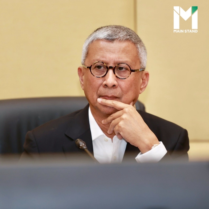 Chủ tịch Ủy ban Olympic Thái Lan Pimol Srivikorn trong cuộc gặp Mongkutpetch Petchprawfar. Ảnh: Main Stand