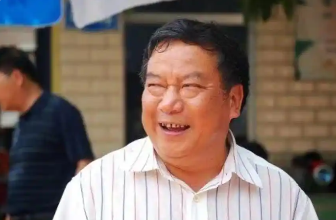 Thầy hiệu trưởng vừa nhậm chức đã đưa ra quyết định gây tranh cãi, 13 năm sau tất cả mọi người đều phải thừa nhận và nể phục- Ảnh 5.