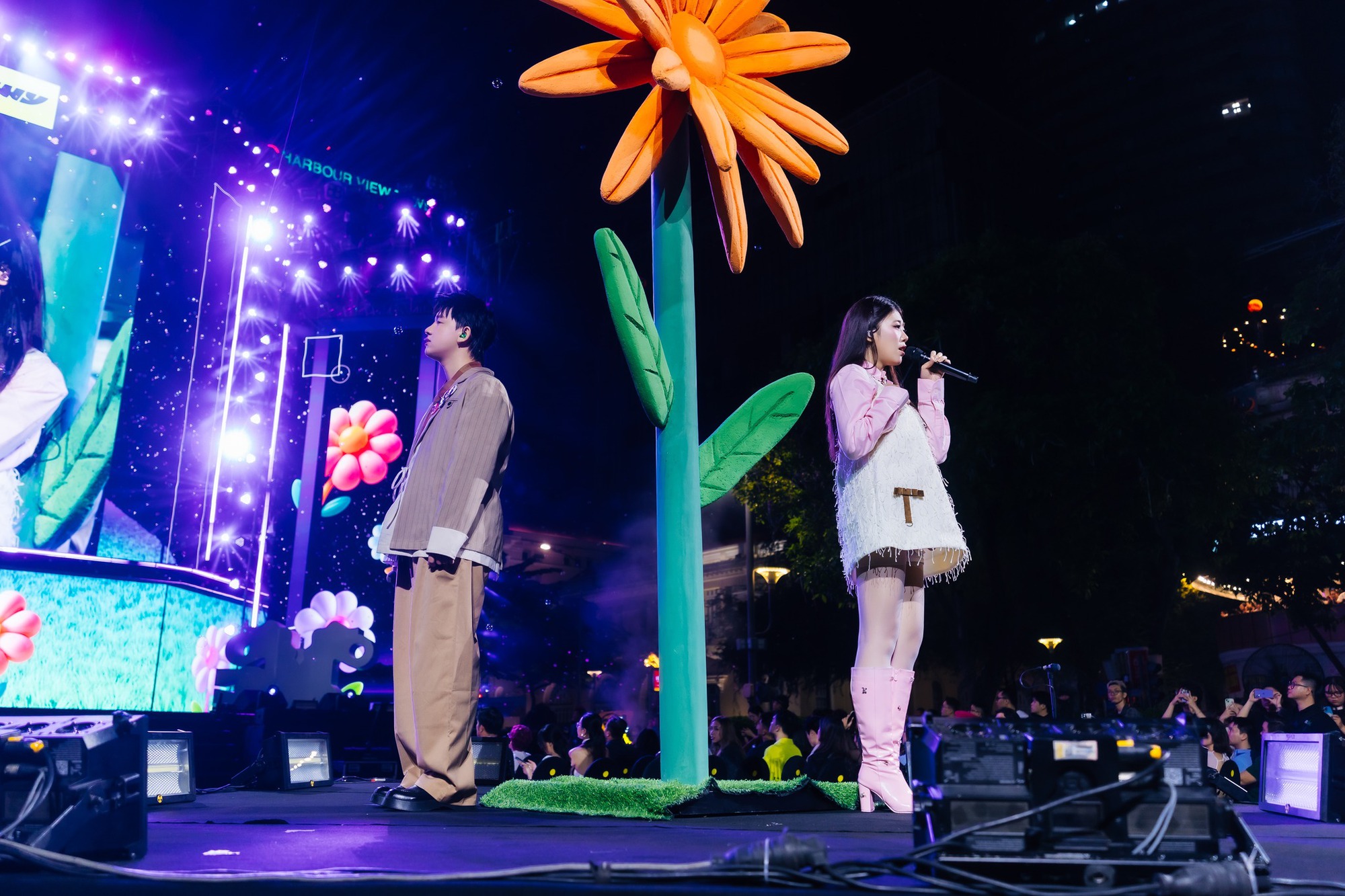 Đạo diễn Linh Nguyễn: Với WeYoung, chúng tôi không cố “định nghĩa” người trẻ. Khi người trẻ không bị ép vào một khuôn mẫu, họ sẽ tự nhiên tỏa sáng- Ảnh 5.