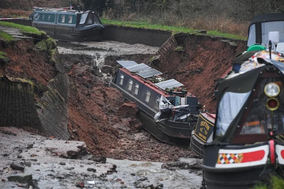 1766506195 166 Ho tu than nuot chung thuyen be ca thi tran