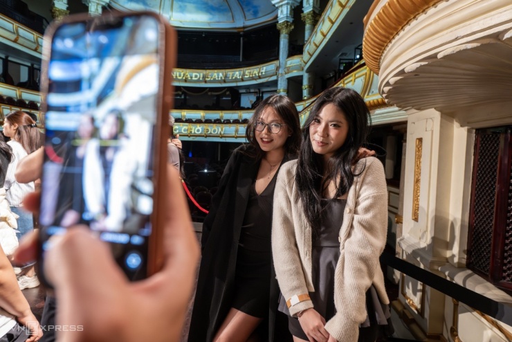 Bên trong Nhà hát Lớn Hà Nội trước khi đóng cửa hai năm 14 Bên trong Nhà hát Lớn Hà Nội trước khi đóng cửa hai năm - 13