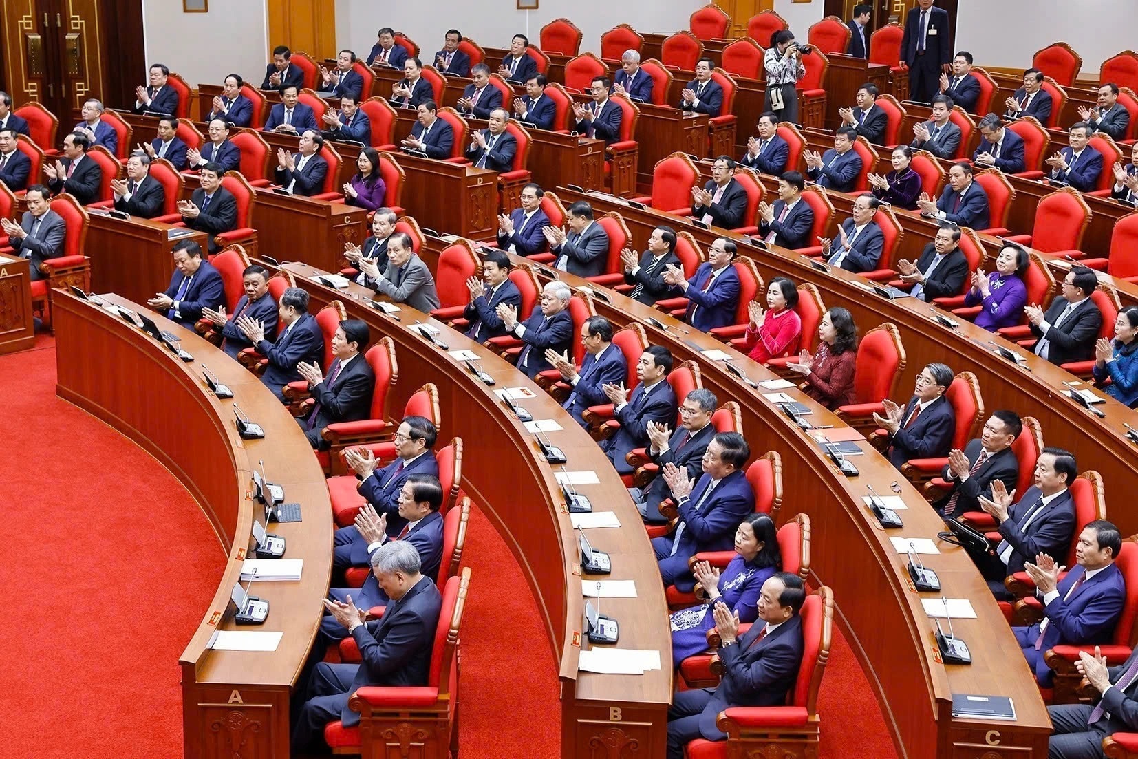 Thống nhất nhân sự lãnh đạo chủ chốt trình Đại hội XIV - Ảnh 2.