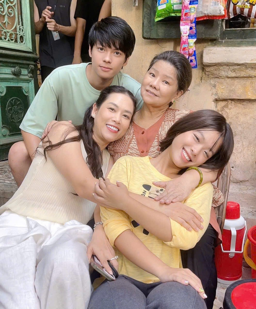 Hà Hương Nguyệt thảo mai từng lăn lộn nhiều nghề, kể hôn nhân kín tiếng - 4