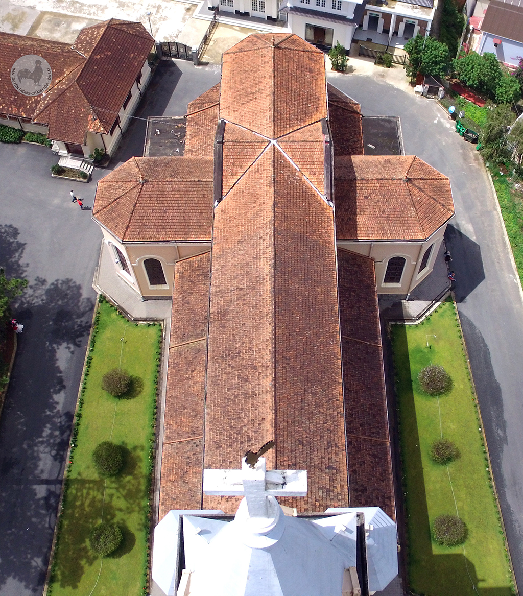 Nhà thờ Con Gà và mối tình trong 'Bài thánh ca buồn'  - Ảnh 3.