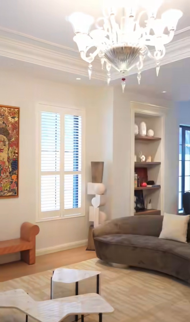 Mỹ nhân 33 tuổi làm dâu hào môn gia tộc kín tiếng, bố mẹ chồng cưng như con gái ruột, tặng quà cưới gây sốc- Ảnh 6. Mỹ nhân 33 tuổi làm dâu hào môn gia tộc kín tiếng, bố mẹ chồng cưng như con gái ruột, tặng quà cưới gây sốc- Ảnh 6.