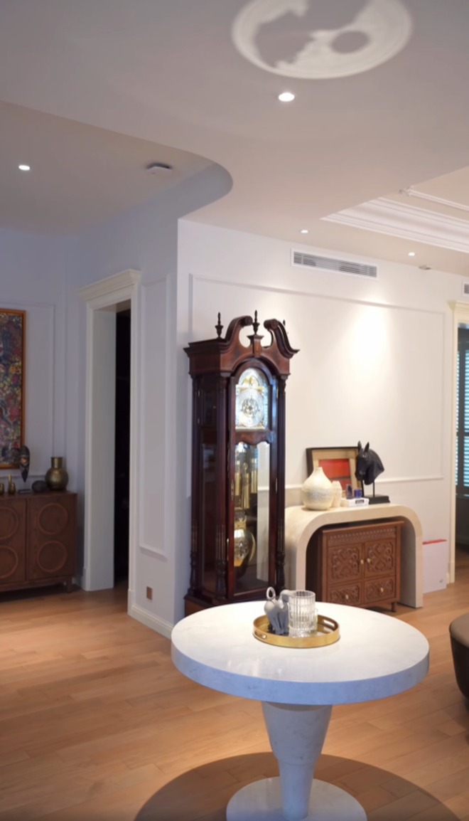 Mỹ nhân 33 tuổi làm dâu hào môn gia tộc kín tiếng, bố mẹ chồng cưng như con gái ruột, tặng quà cưới gây sốc- Ảnh 7. Mỹ nhân 33 tuổi làm dâu hào môn gia tộc kín tiếng, bố mẹ chồng cưng như con gái ruột, tặng quà cưới gây sốc- Ảnh 7.