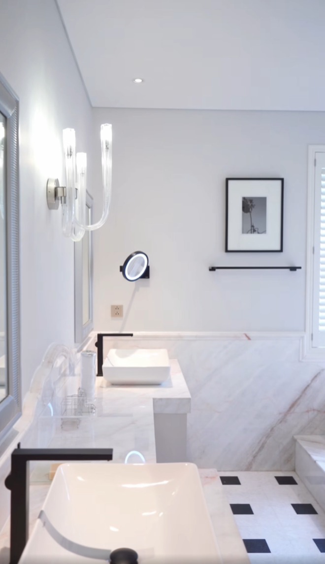 Mỹ nhân 33 tuổi làm dâu hào môn gia tộc kín tiếng, bố mẹ chồng cưng như con gái ruột, tặng quà cưới gây sốc- Ảnh 14. Mỹ nhân 33 tuổi làm dâu hào môn gia tộc kín tiếng, bố mẹ chồng cưng như con gái ruột, tặng quà cưới gây sốc- Ảnh 14.