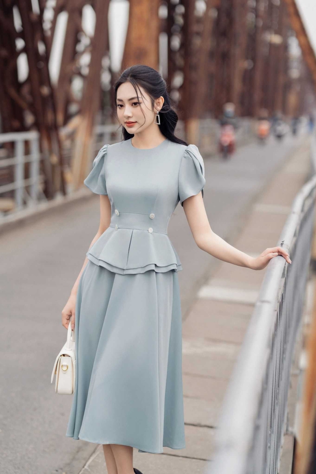 Áo peplum định nghĩa lại vẻ đoan trang trong thời trang công sở hiện đại- Ảnh 3.