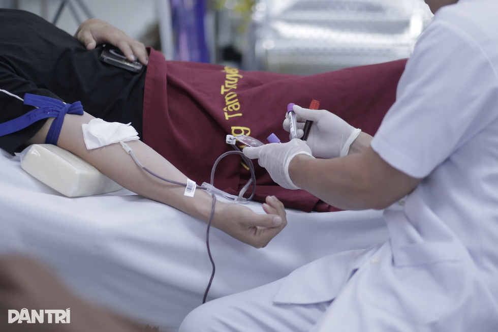 Tiếng loa trong bệnh viện và chuyện xúc động của những “ngân hàng máu sống” - 5
