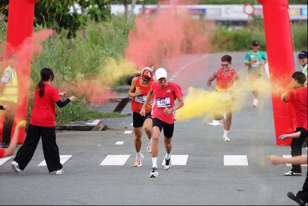 OMO cổ vũ tinh thần “ngại gì bẩn” của gia đình trẻ thông qua chuỗi hoạt động thể thao- Ảnh 4.