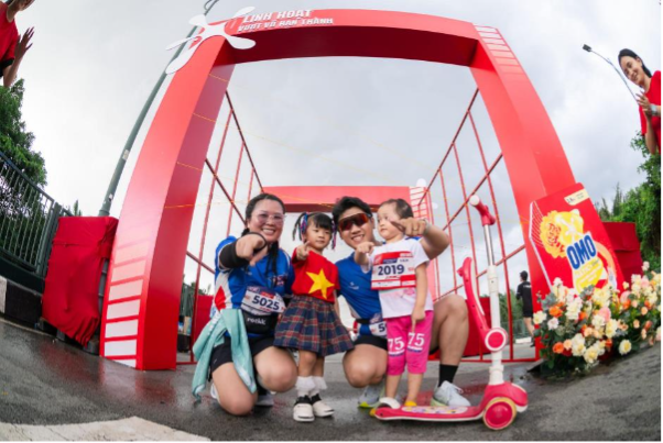OMO cổ vũ tinh thần “ngại gì bẩn” của gia đình trẻ thông qua chuỗi hoạt động thể thao- Ảnh 6.