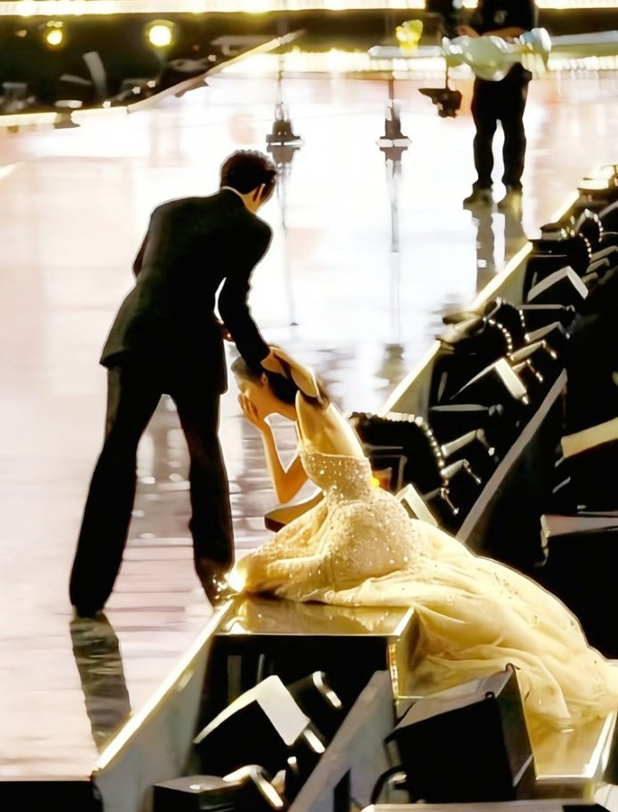 Cú ngã khiến 400 triệu người trầm trồ- Ảnh 4.