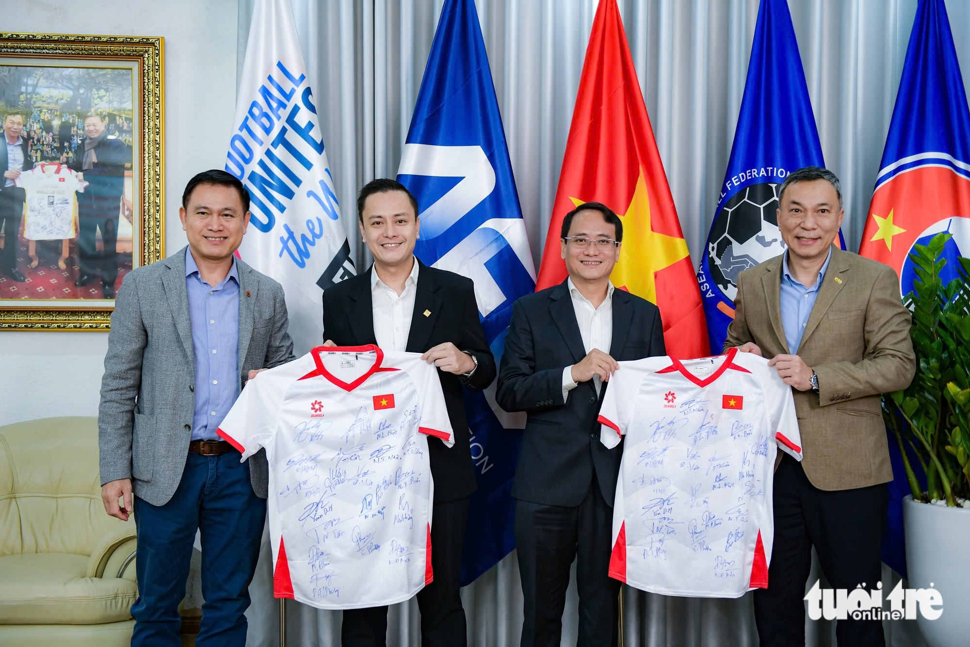 HLV Kim Sang Sik: Sau HCV SEA Games, U22 Việt Nam tự tin thi đấu tốt ở U23 châu Á 3 Kim Sang Sik - Ảnh 3.