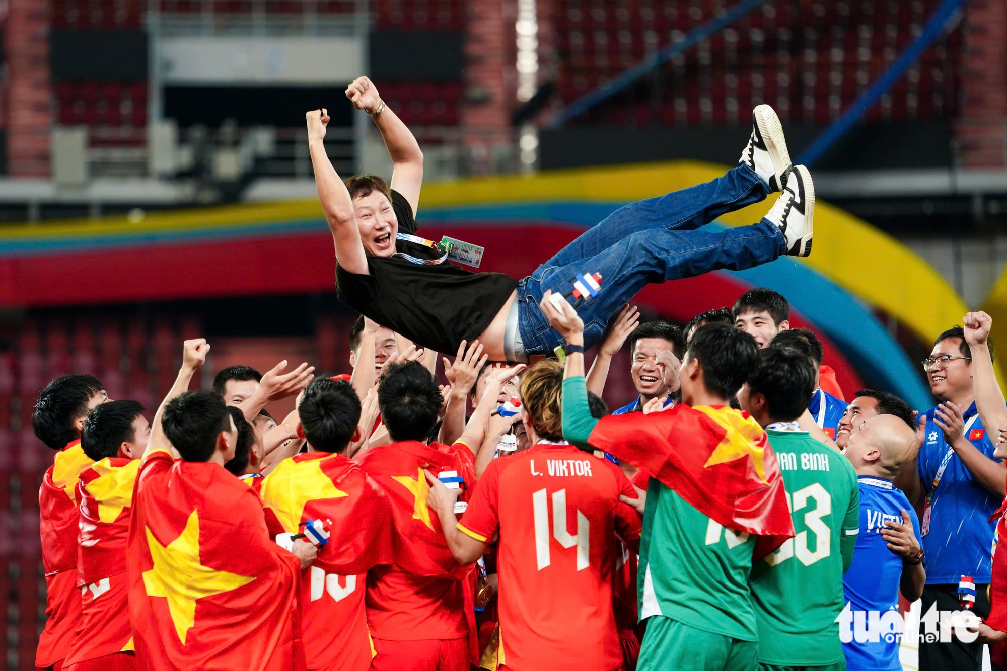 HLV Kim Sang Sik: Sau HCV SEA Games, U22 Việt Nam tự tin thi đấu tốt ở U23 châu Á 11 Kim Sang Sik - Ảnh 11.