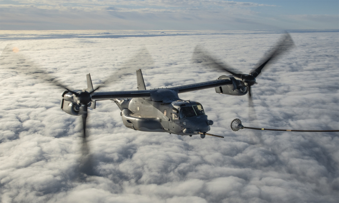 Trực thăng lai CV-22B Mỹ nhận nhiên liệu từ máy bay MC-130J trong diễn tập tại Thụy Điển tháng 11/2020. Ảnh: USAF