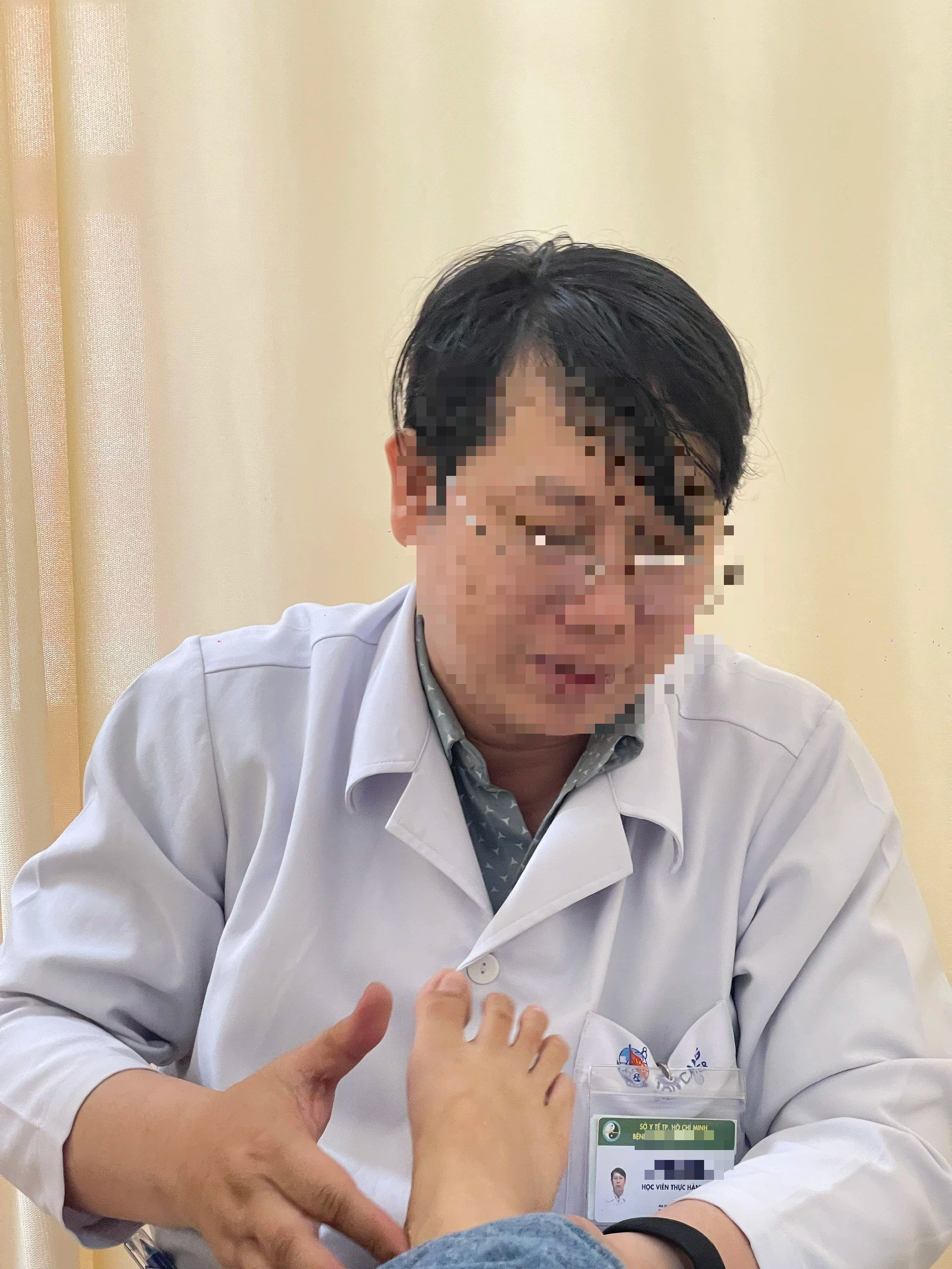 Khuất tất thực hành lấy giấy phép hành nghề bác sĩ: Sở Y tế TP.HCM nói gì? - Ảnh 2.