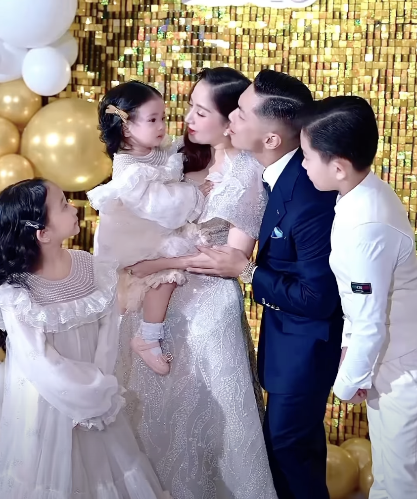 Khánh Thi thay đổi ra sao sau 17 năm quen Phan Hiển?- Ảnh 3.