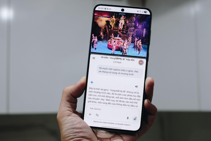 Gemini Live gợi ý nội dung, đóng vai trò như trợ lý của người dùng. Ảnh: Samsung