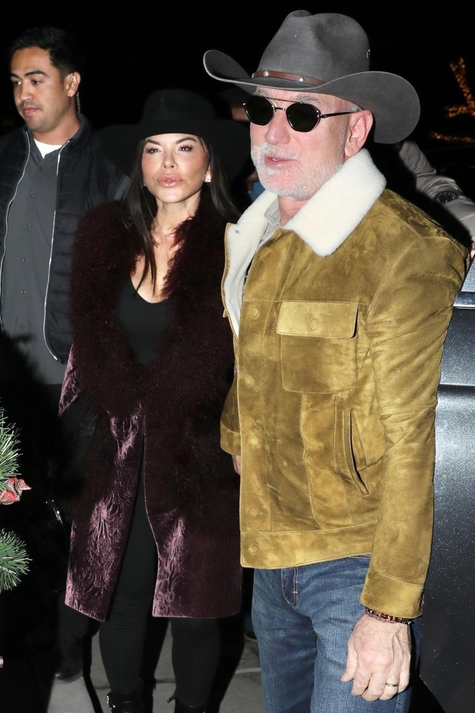 Cuộc sống xa hoa của vợ tỷ phú Jeff Bezos: Mặc set đồ dạo phố 1,5 tỷ đồng - 2