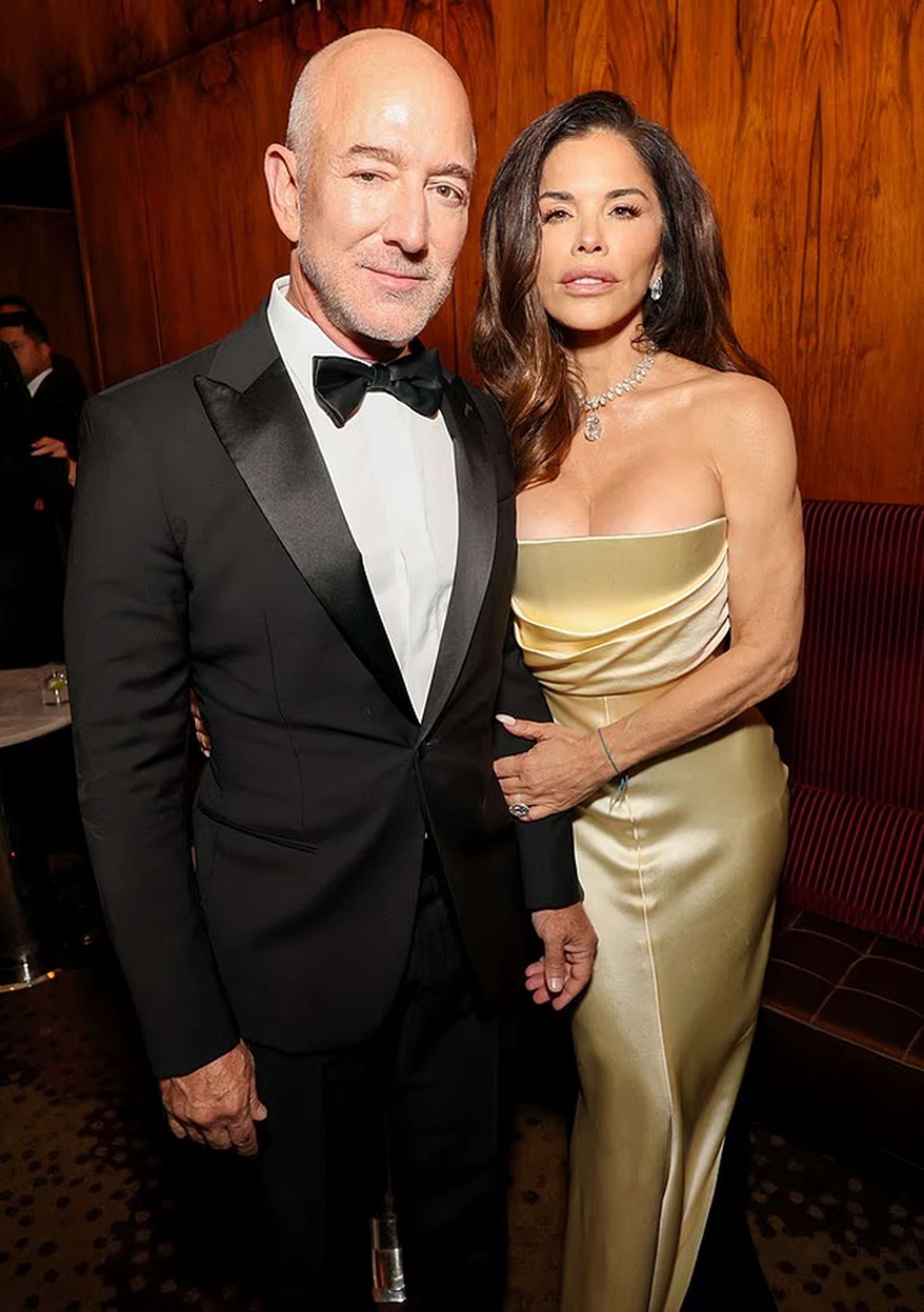 Cuộc sống xa hoa của vợ tỷ phú Jeff Bezos: Mặc set đồ dạo phố 1,5 tỷ đồng - 13