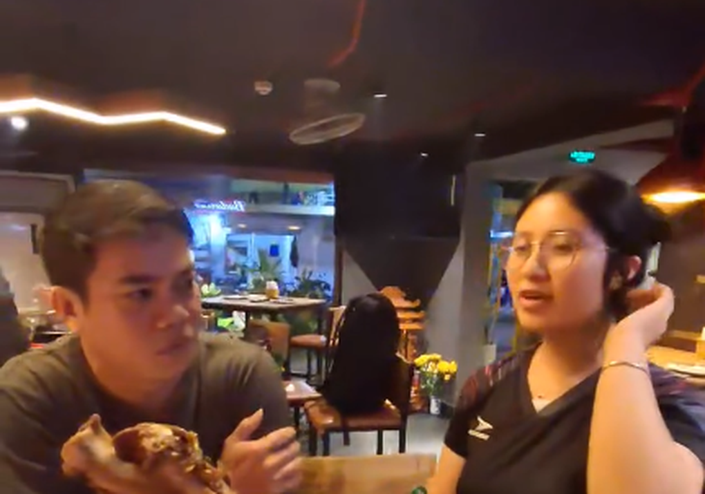 Ăn nhậu tại quán bia ở Hà Nội, khách bị từ chối không mang đồ thừa ra về - 2