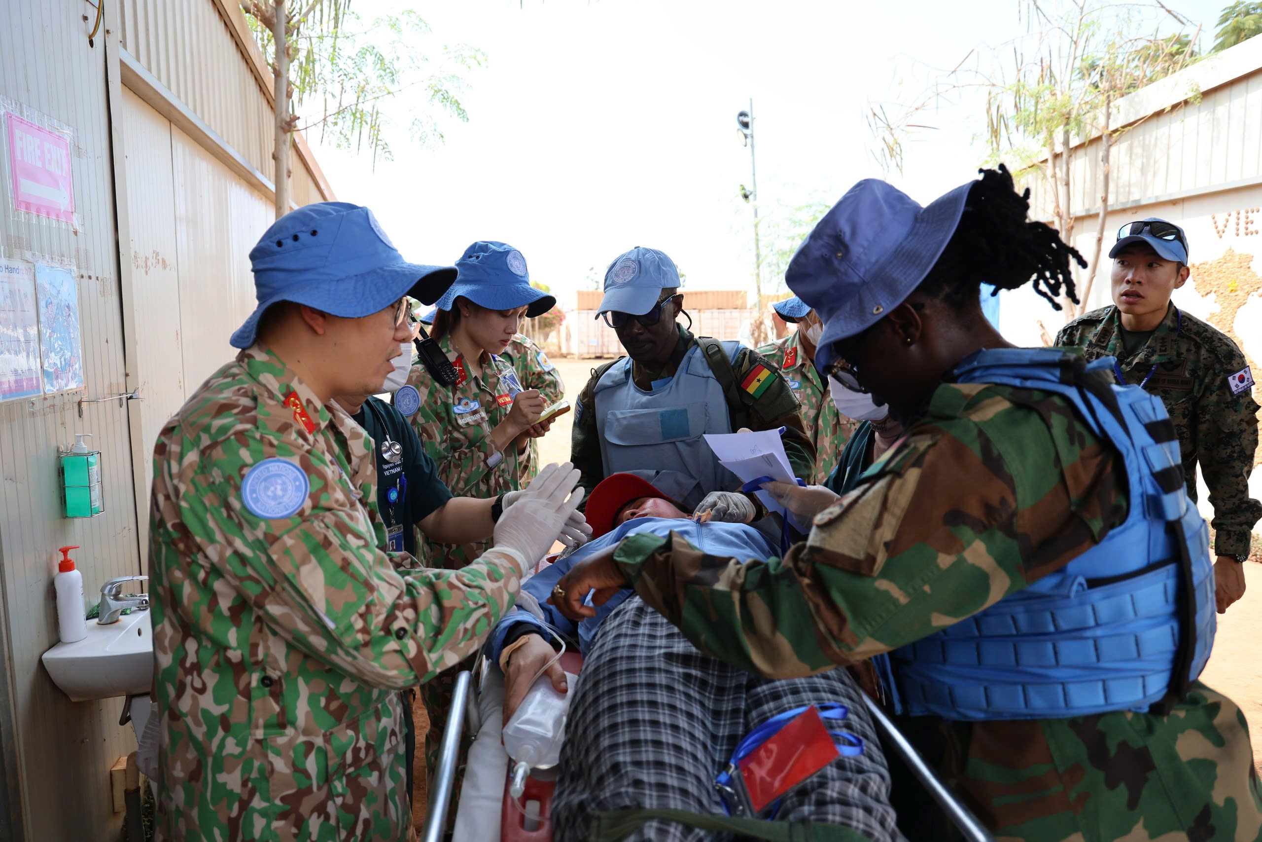 Quân y Việt Nam tiếp tục khẳng định năng lực, uy tín và hình ảnh chuyên nghiệp 2 quân y - Ảnh 2.