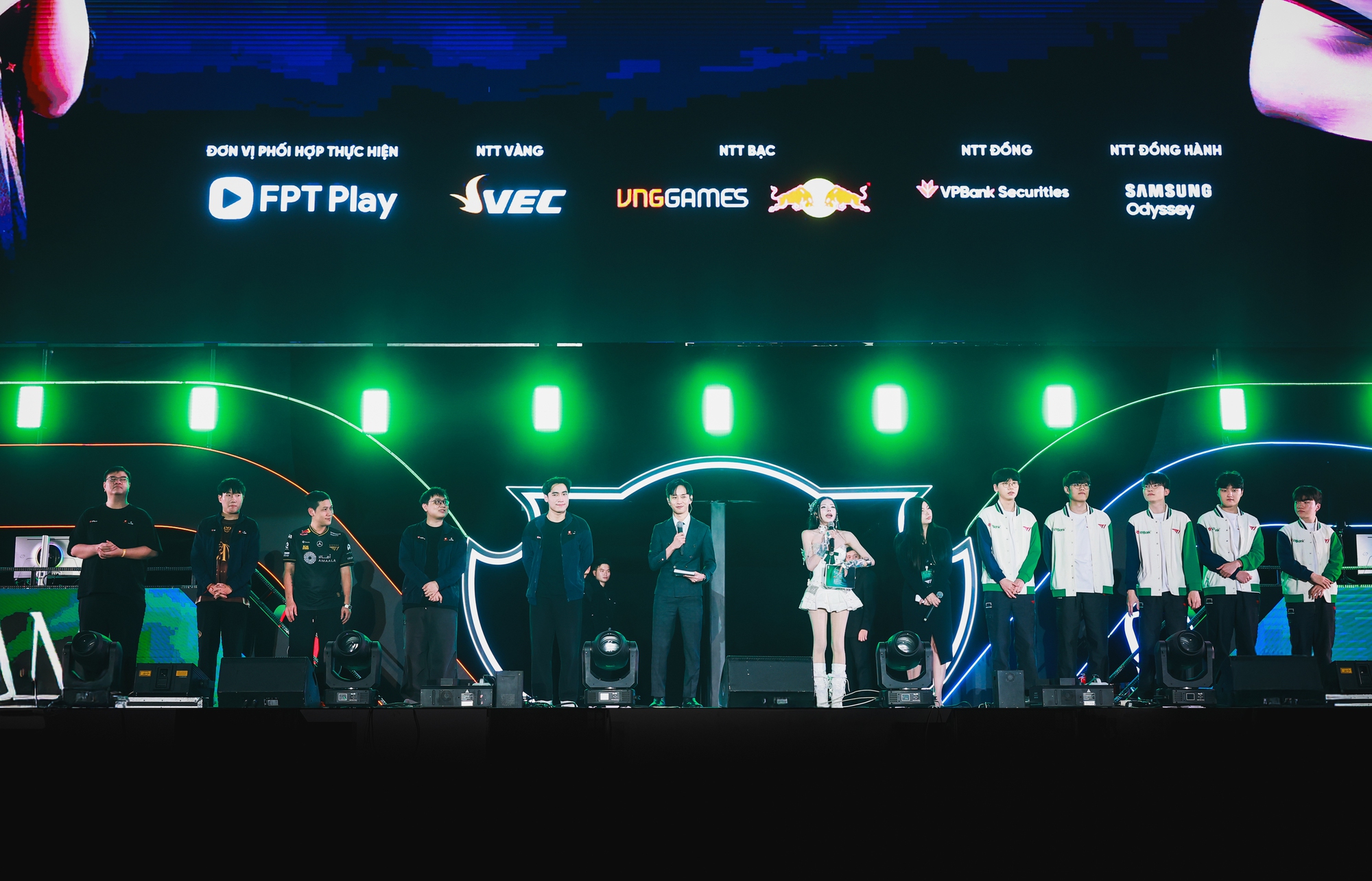 Fan meeting T1 - Dấu ấn một sự kiện hoành tráng gây nhiều tranh cãi, Ban tổ chức nói gì?- Ảnh 5. Fan meeting T1 - Dấu ấn một sự kiện hoành tráng gây nhiều tranh cãi, Ban tổ chức nói gì?- Ảnh 5.