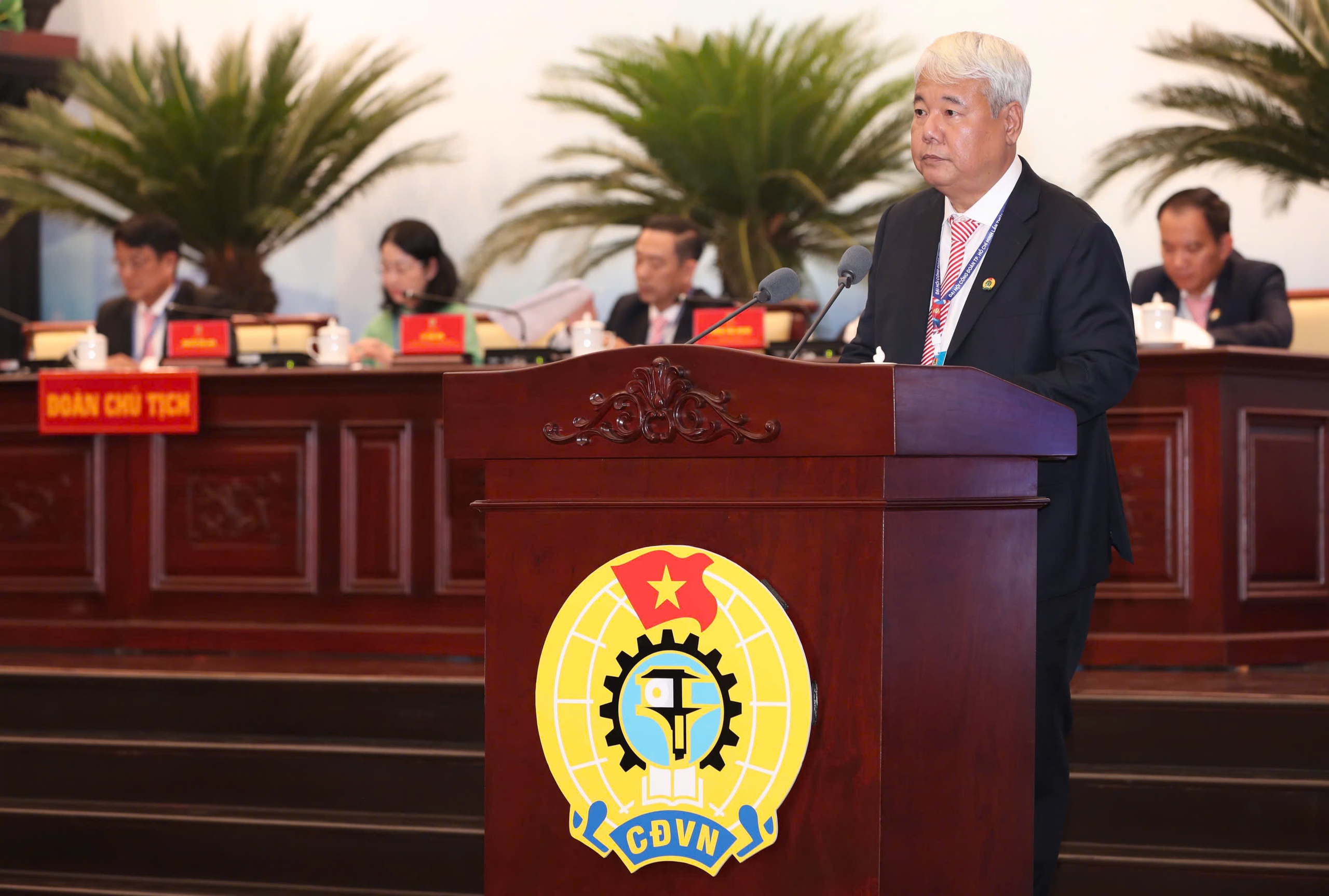 650 đại biểu dự Đại hội Công đoàn TPHCM lần thứ I - Ảnh 3.