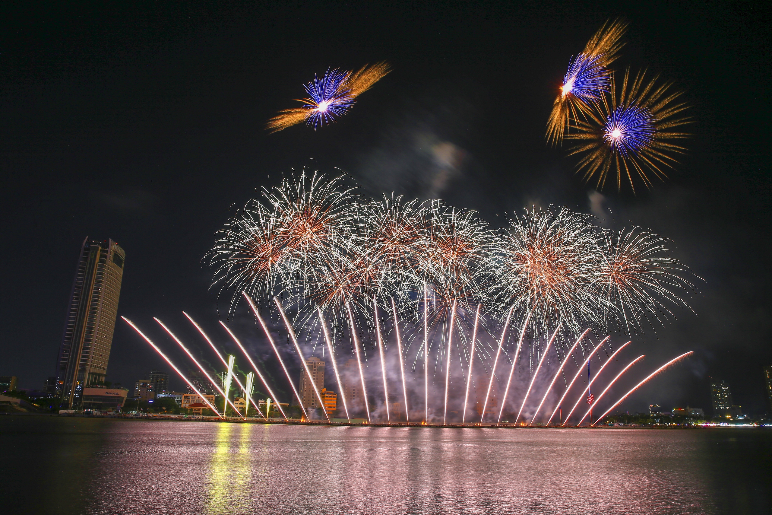 Hai đội pháo hoa Bồ Đào Nha – Vương quốc Anh “cháy” hết mình vì một hành tinh bền vững- Ảnh 4.