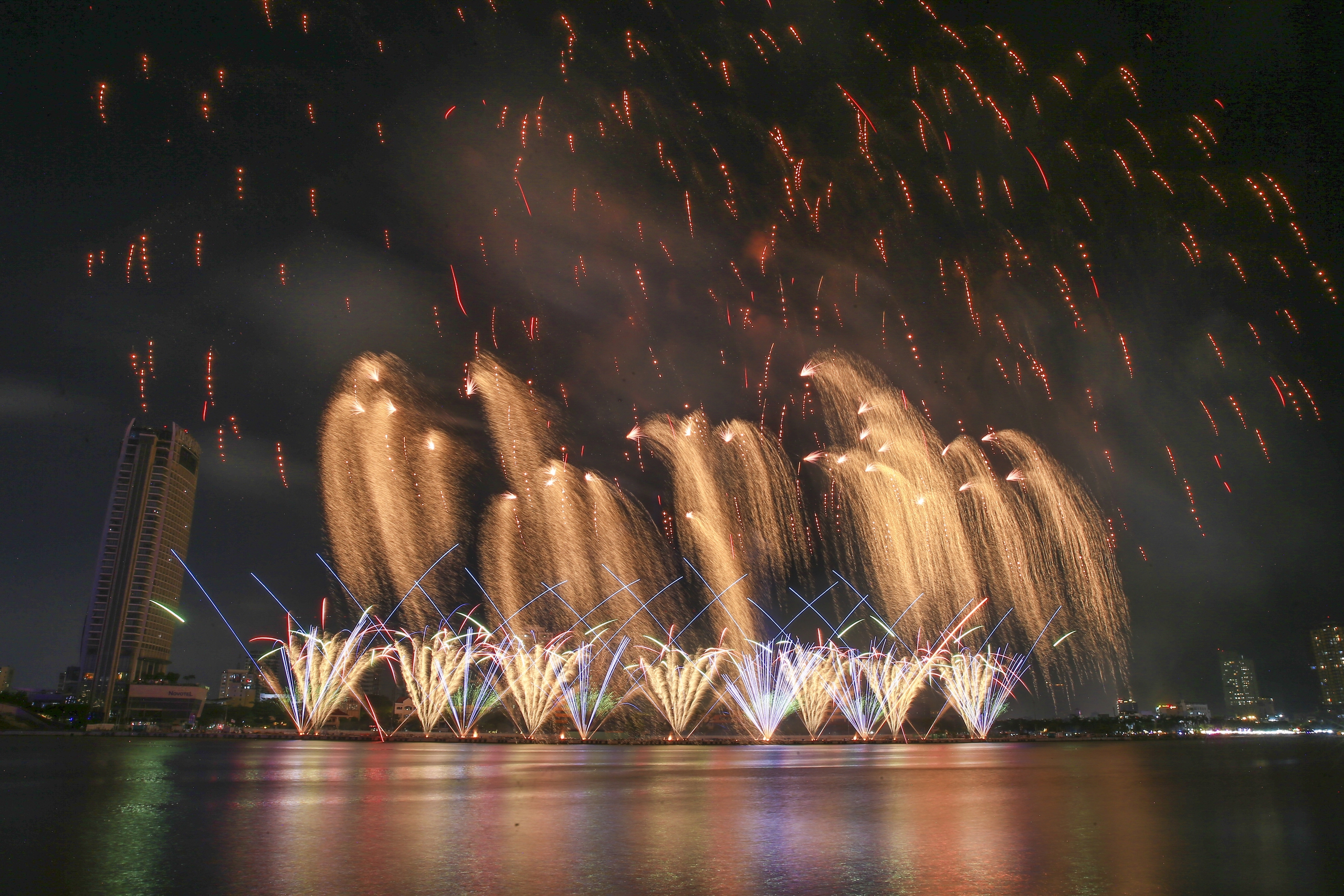 Hai đội pháo hoa Bồ Đào Nha – Vương quốc Anh “cháy” hết mình vì một hành tinh bền vững- Ảnh 7.