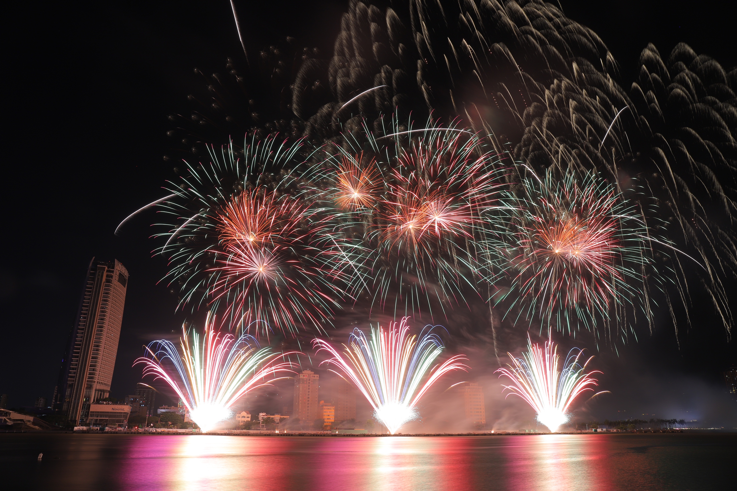 Hai đội pháo hoa Bồ Đào Nha – Vương quốc Anh “cháy” hết mình vì một hành tinh bền vững- Ảnh 9.