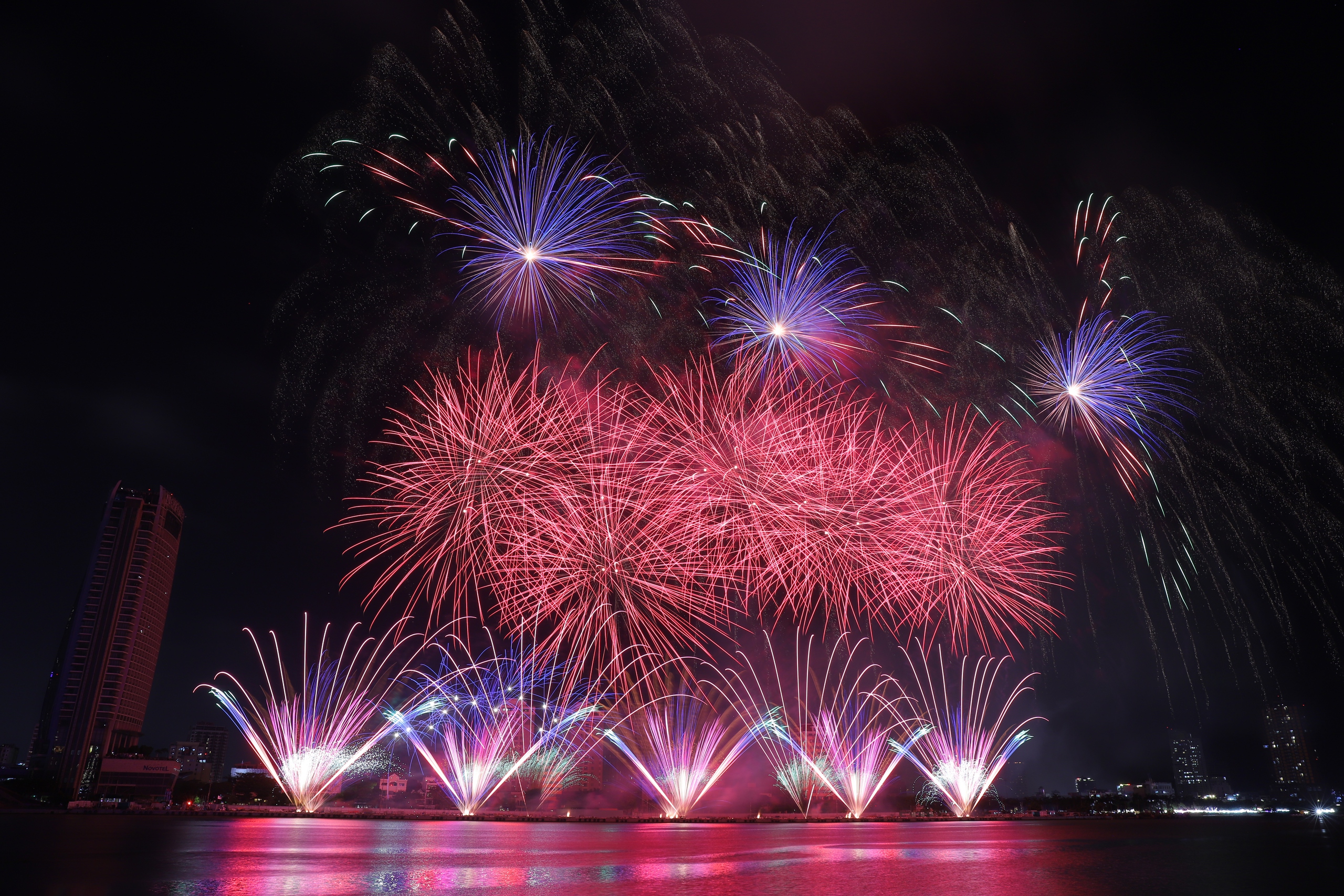 Hai đội pháo hoa Bồ Đào Nha – Vương quốc Anh “cháy” hết mình vì một hành tinh bền vững- Ảnh 13.