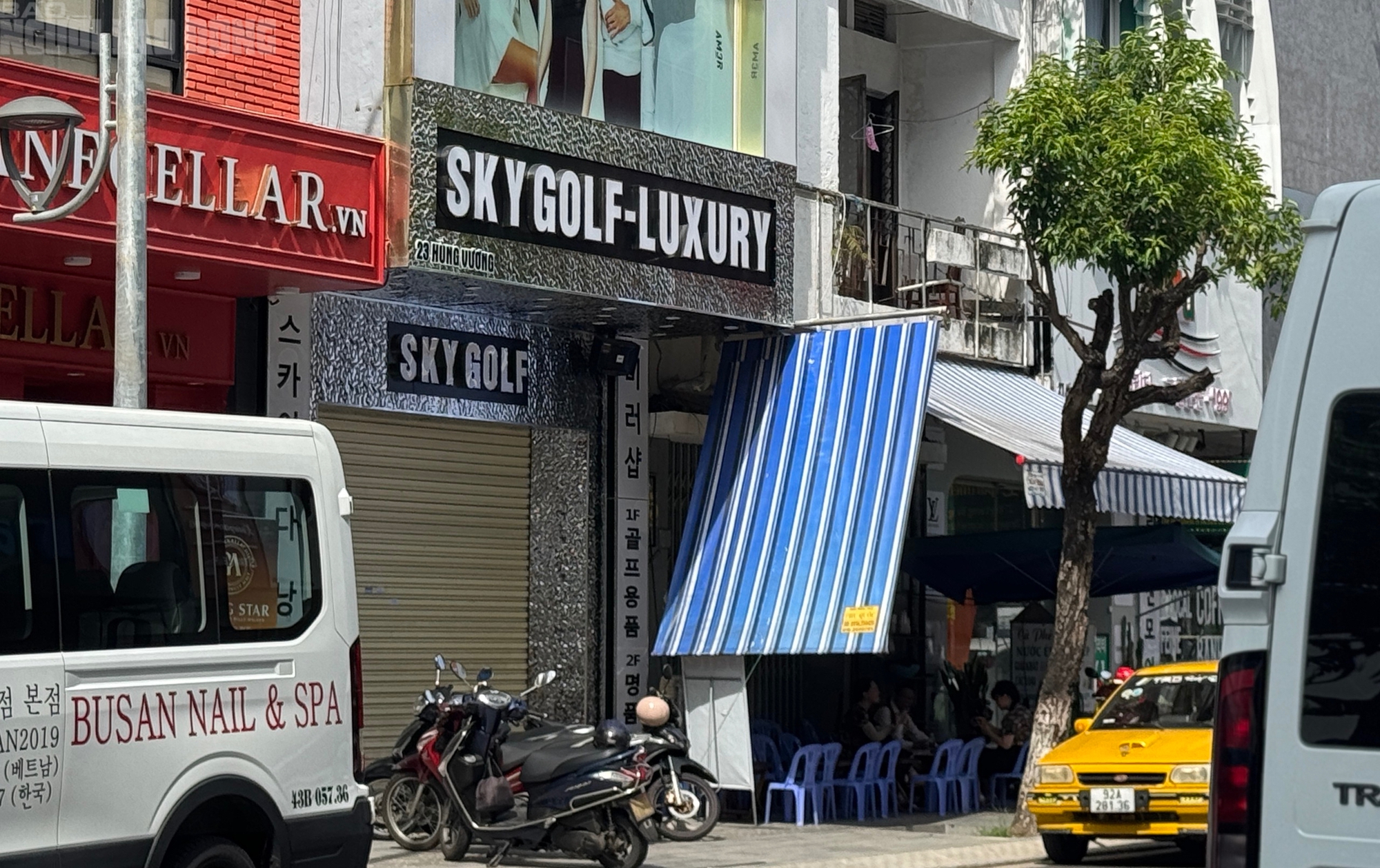 Cảnh tượng khó tin tại tuyến phố du lịch Đà Nẵng: Cửa hàng đồng loạt 