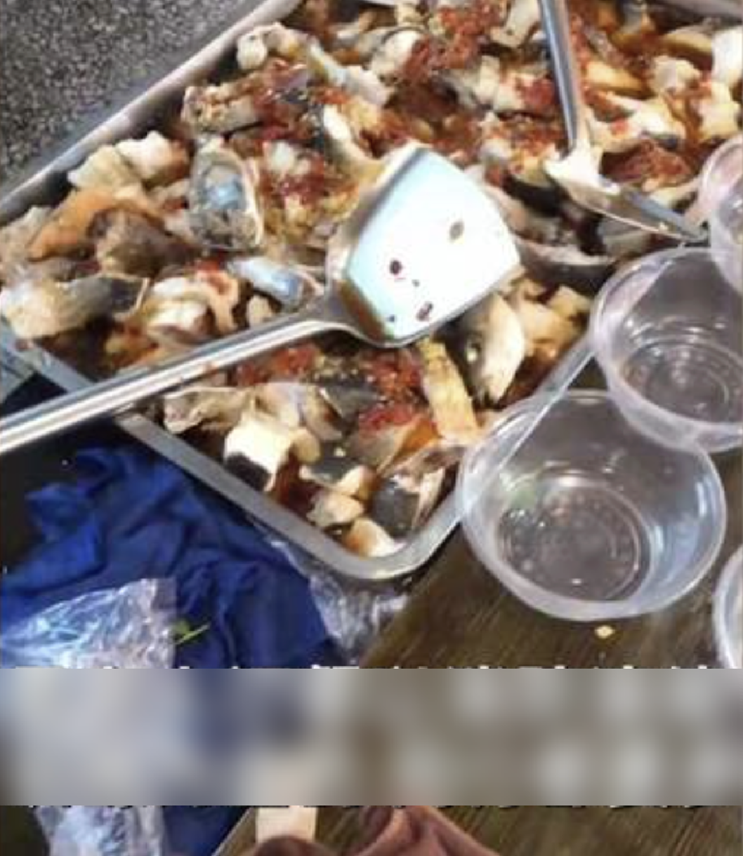 Khách đặt 120 suất ăn, quán đóng gói xong hết thì bị 