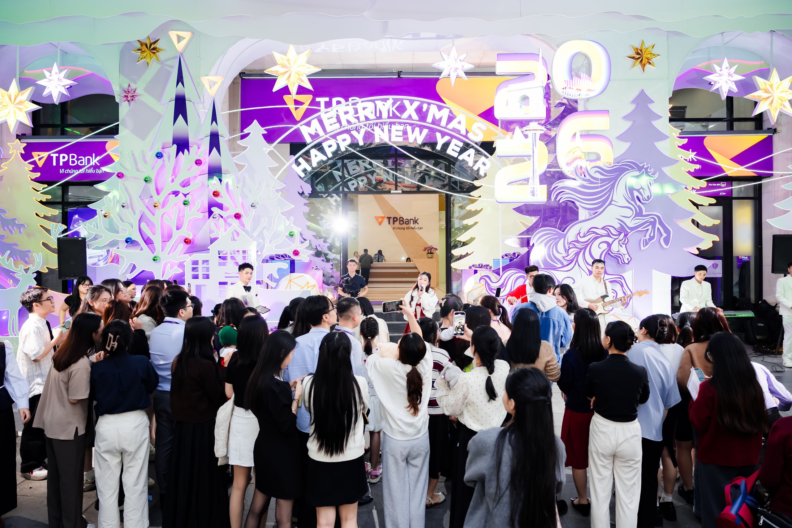 TPBank thắp sáng Giáng sinh bằng trải nghiệm số và những khoảnh khắc gần gũi - Ảnh 2.