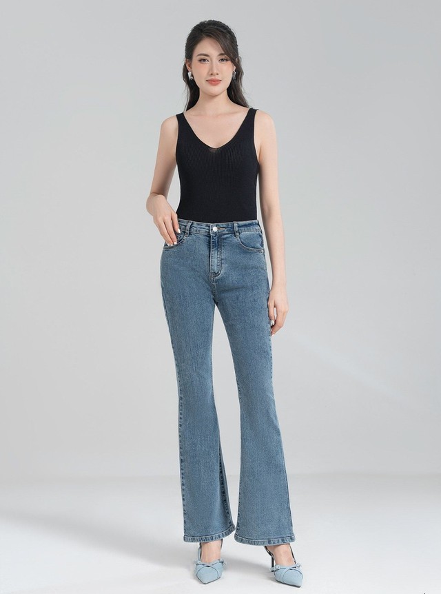 'Cặp bài trùng' áo hai dây và quần denim- Ảnh 7.