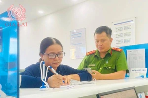 Nhiều vụ trả lại tiền tỉ chuyển nhầm: Pháp luật là 'kim chỉ nam' trong hành xử!