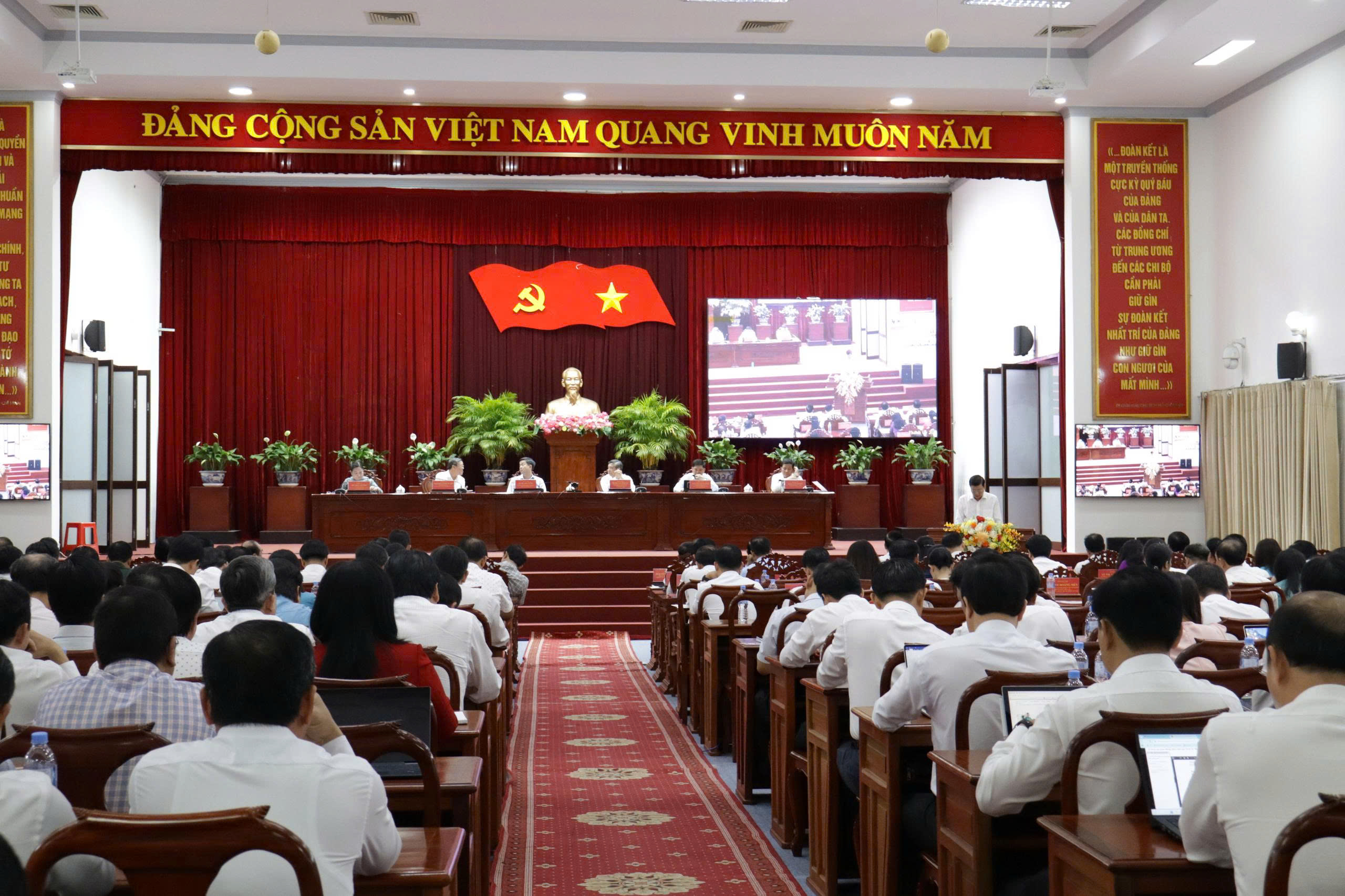 Cần Thơ kiến nghị tăng tần suất chuyến bay nội địa và quốc tế để phát triển kinh tế - Ảnh 2.