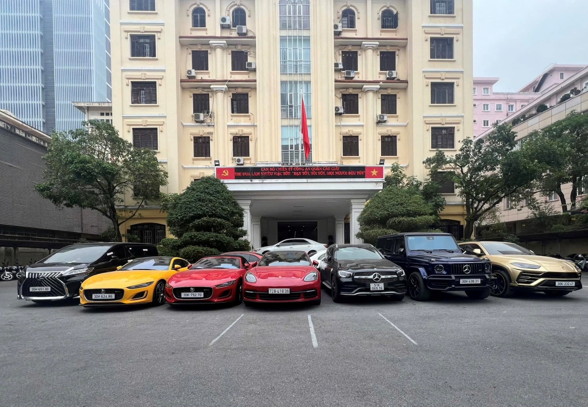 Năm 2025 của những ‘đại gia’ siêu xe: Khi garage tiền tỷ, biểu tượng thành đạt trở thành tình tiết trong hồ sơ pháp lý- Ảnh 19. Năm 2025 của những ‘đại gia’ siêu xe: Khi garage tiền tỷ, biểu tượng thành đạt trở thành tình tiết trong hồ sơ pháp lý- Ảnh 19.